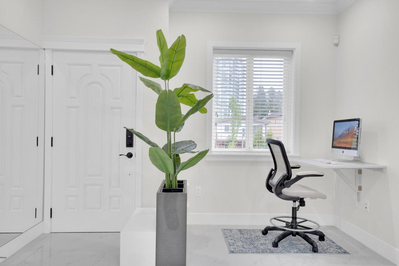 Family-Friendly, 3 Bed House - Private Backyard-Central Location Βανκούβερ Εξωτερικό φωτογραφία